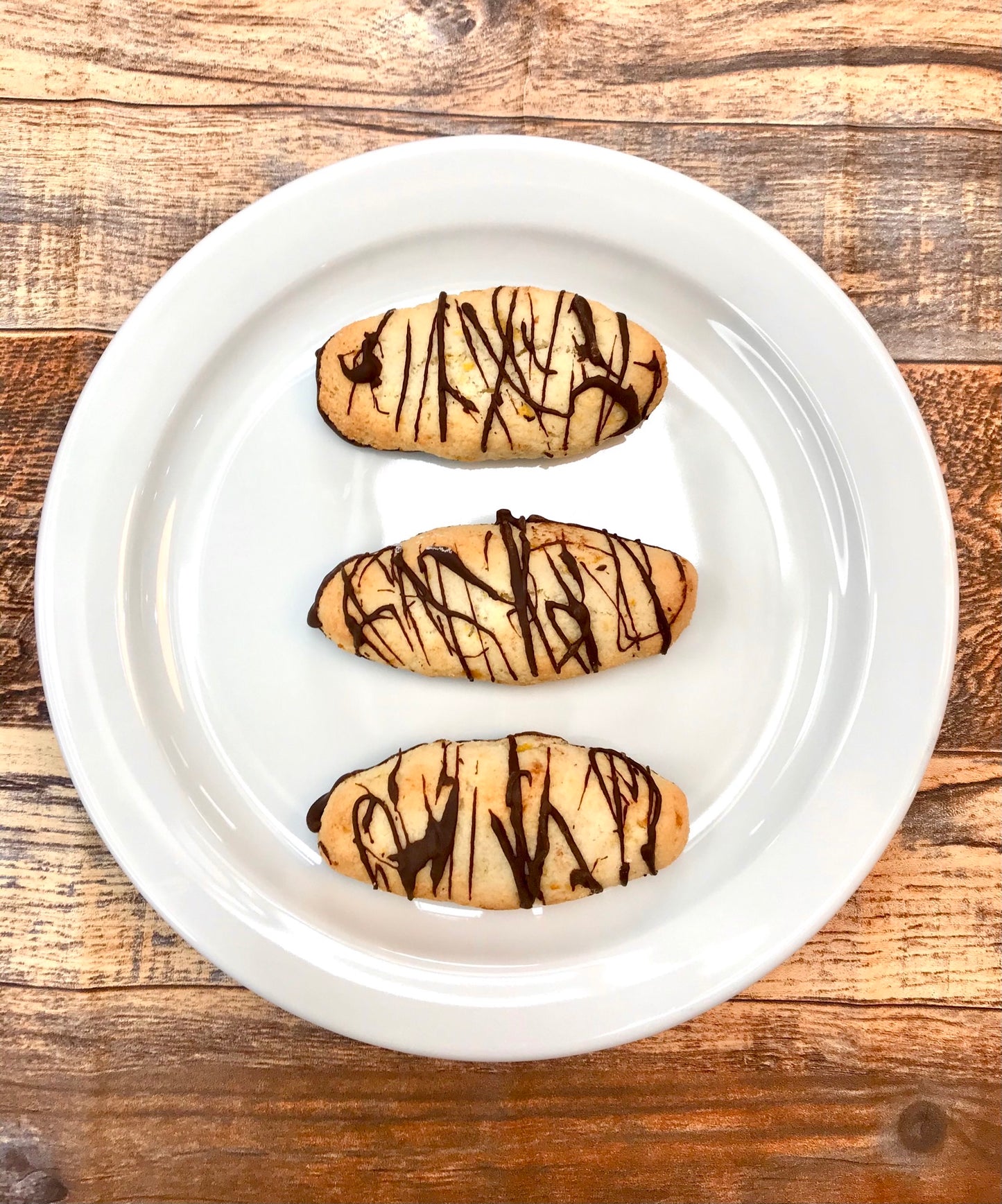 Amaretto Mandorle e cioccolato fondente - Almond and Belgian dark chocolate macaroon (GF)